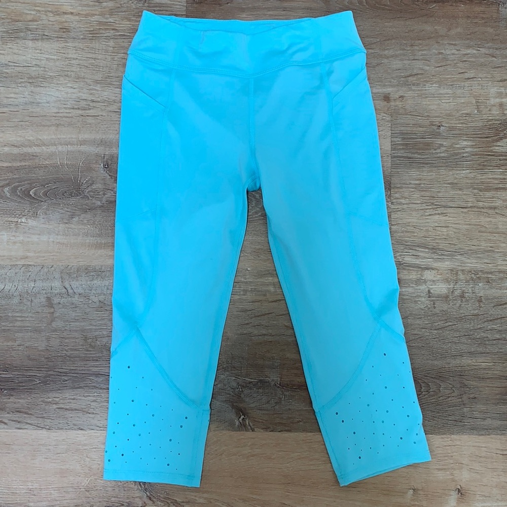 All in motion - laser cut girls Capri leggings